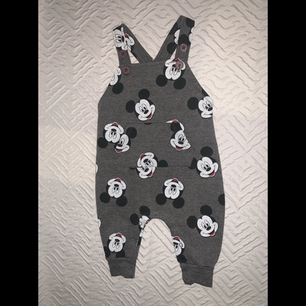 Disney’s baby Mickey Mouse romper 🔆